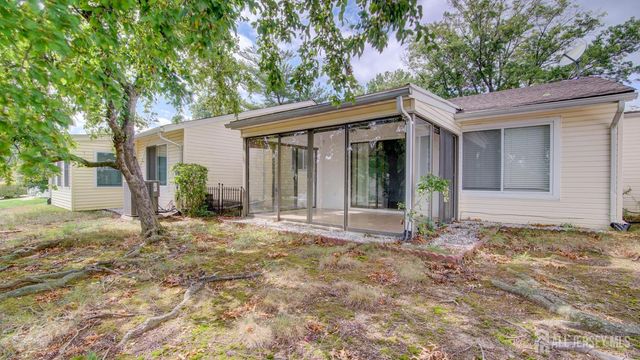 94 Salix Plaza B, Monroe, NJ 08831