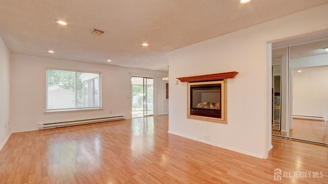 94 Salix Plaza B, Monroe, NJ 08831