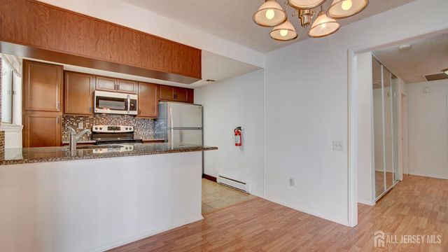 94 Salix Plaza B, Monroe, NJ 08831