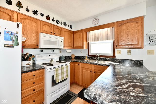 801 N 400 W, Bargersville, IN 46106