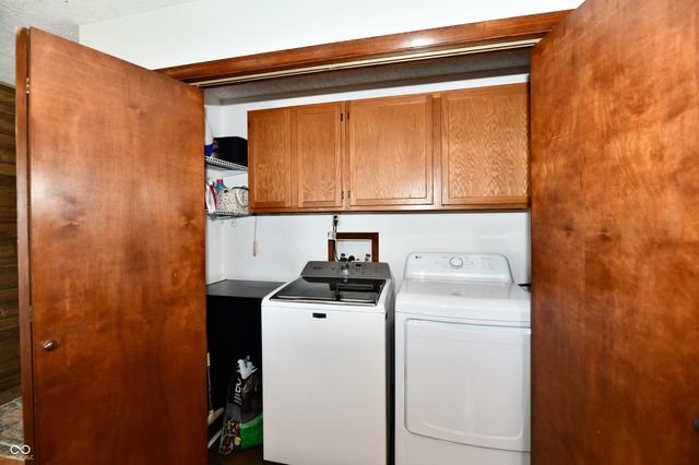 801 N 400 W, Bargersville, IN 46106