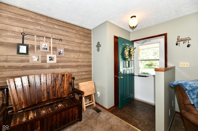 801 N 400 W, Bargersville, IN 46106
