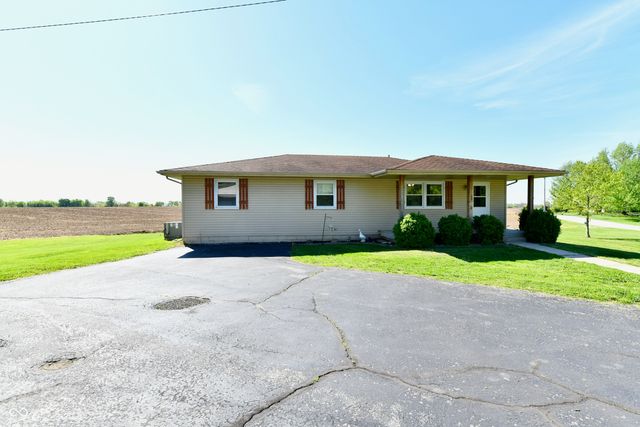 801 N 400 W, Bargersville, IN 46106
