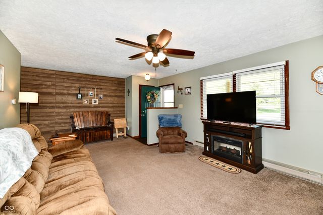 801 N 400 W, Bargersville, IN 46106