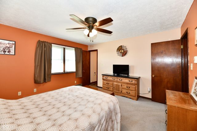 801 N 400 W, Bargersville, IN 46106