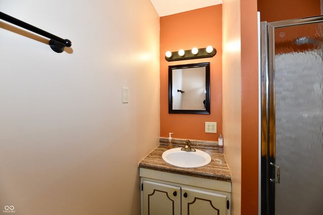 801 N 400 W, Bargersville, IN 46106