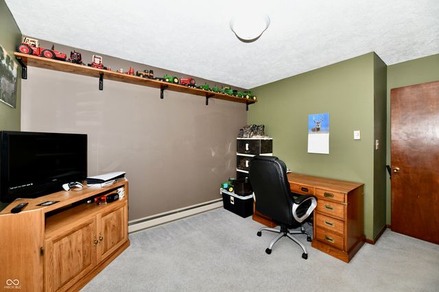 801 N 400 W, Bargersville, IN 46106