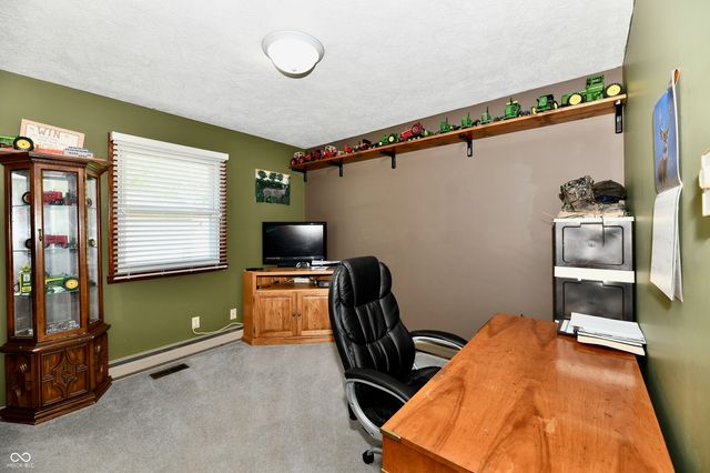 801 N 400 W, Bargersville, IN 46106