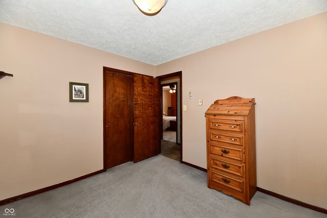801 N 400 W, Bargersville, IN 46106