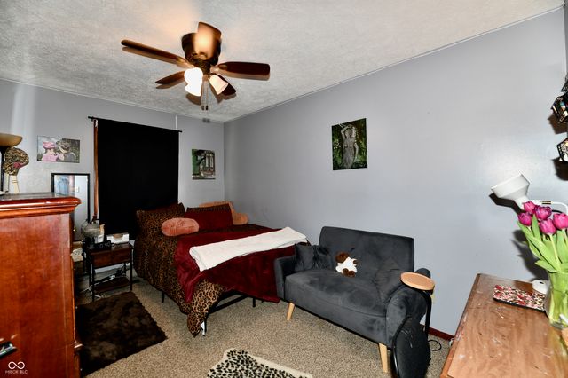 801 N 400 W, Bargersville, IN 46106