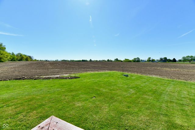 801 N 400 W, Bargersville, IN 46106