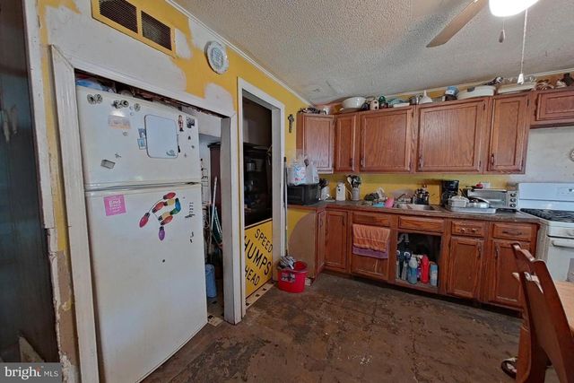 401 BURBANK CT, Baltimore, MD 21227
