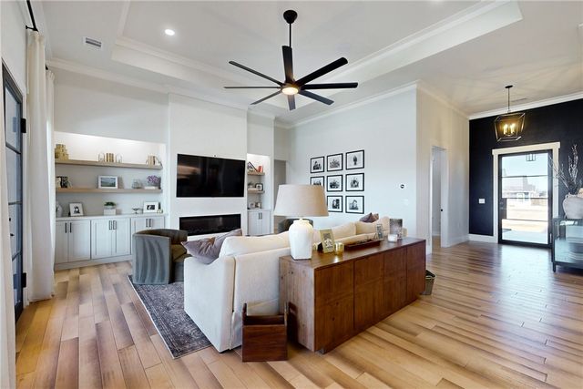 5924 Rain Meadow Drive, College Station, TX 77845