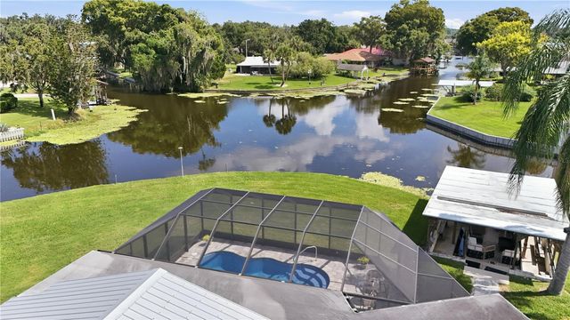 1612 ORANGE AVENUE, Tavares, FL 32778
