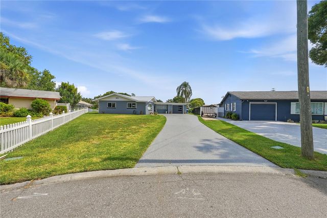 1612 ORANGE AVENUE, Tavares, FL 32778