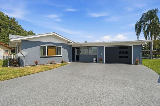1612 ORANGE AVENUE, Tavares, FL 32778