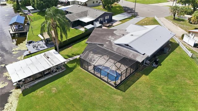 1612 ORANGE AVENUE, Tavares, FL 32778
