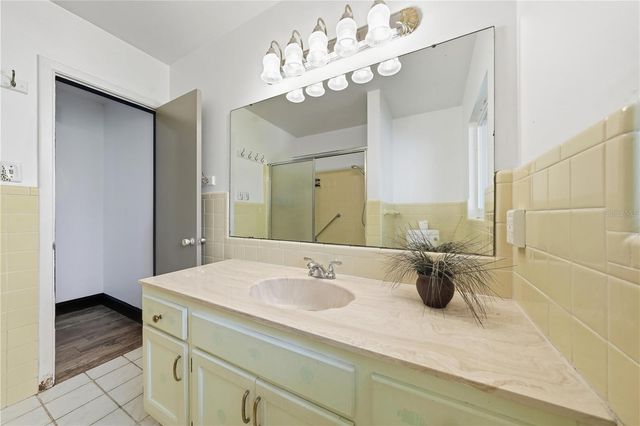 1612 ORANGE AVENUE, Tavares, FL 32778