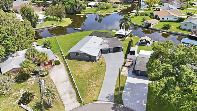 1612 ORANGE AVENUE, Tavares, FL 32778