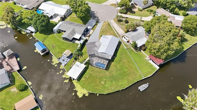 1612 ORANGE AVENUE, Tavares, FL 32778