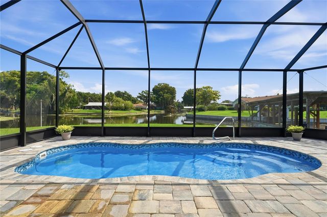 1612 ORANGE AVENUE, Tavares, FL 32778