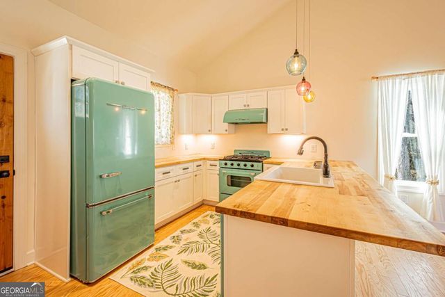 1415 Calhoun Road, Dahlonega, GA 30533