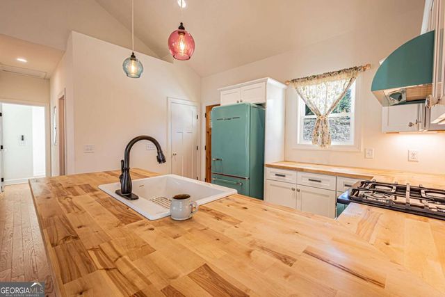 1415 Calhoun Road, Dahlonega, GA 30533