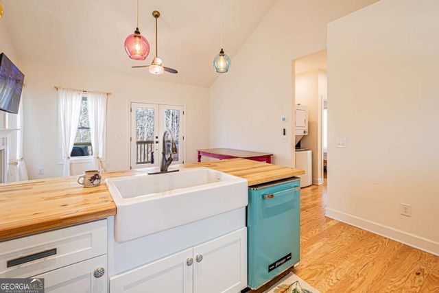 1415 Calhoun Road, Dahlonega, GA 30533