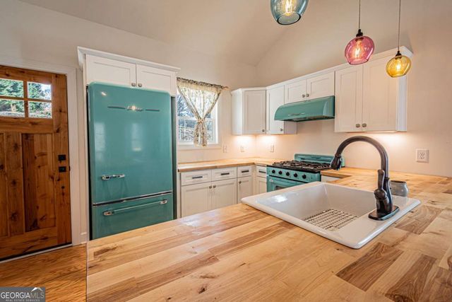 1415 Calhoun Road, Dahlonega, GA 30533