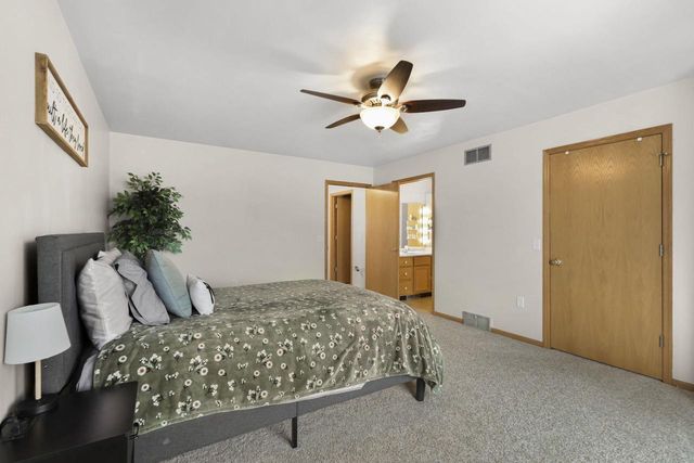 203 Musket Ridge Drive, Sun Prairie, WI 53590