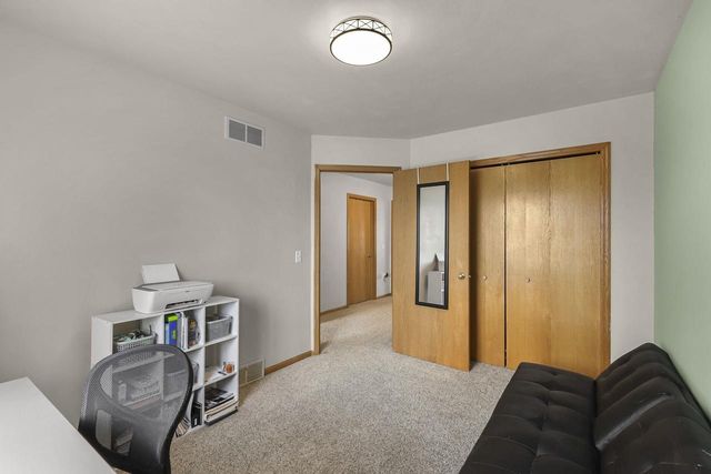 203 Musket Ridge Drive, Sun Prairie, WI 53590