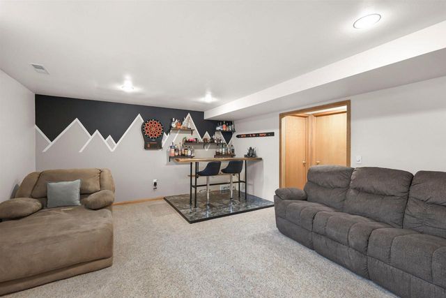 203 Musket Ridge Drive, Sun Prairie, WI 53590