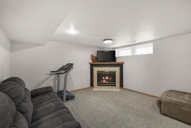 203 Musket Ridge Drive, Sun Prairie, WI 53590