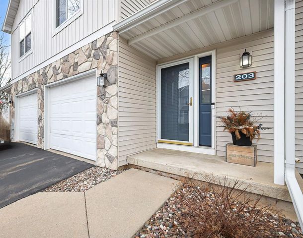 203 Musket Ridge Drive, Sun Prairie, WI 53590