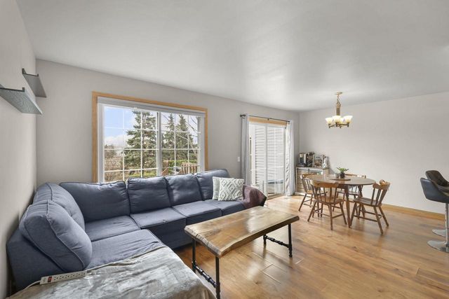 203 Musket Ridge Drive, Sun Prairie, WI 53590