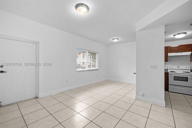 2429 W 78th St 102, Hialeah, FL 33016