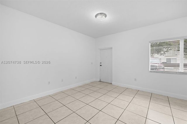 2429 W 78th St 102, Hialeah, FL 33016
