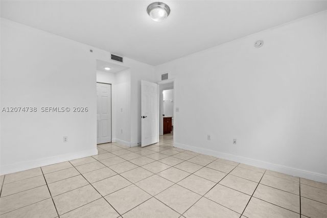 2429 W 78th St 102, Hialeah, FL 33016