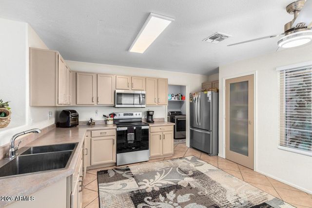 40147 N CASSARA Drive, San Tan Valley, AZ 85140