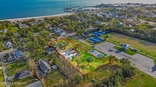 407 E Second Street, Pass Christian, MS 39571