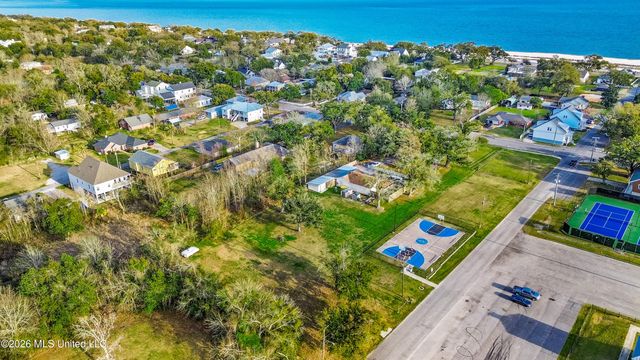 407 E Second Street, Pass Christian, MS 39571