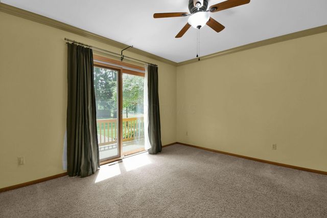 102 Whirlaway Loop SW, Pataskala, OH 43062