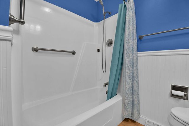 102 Whirlaway Loop SW, Pataskala, OH 43062