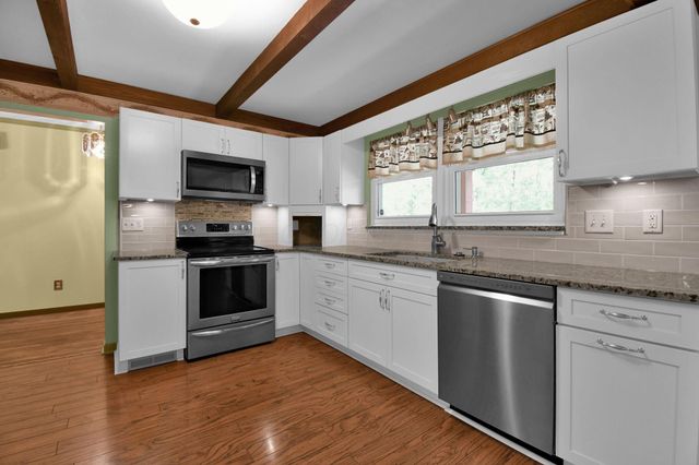 102 Whirlaway Loop SW, Pataskala, OH 43062