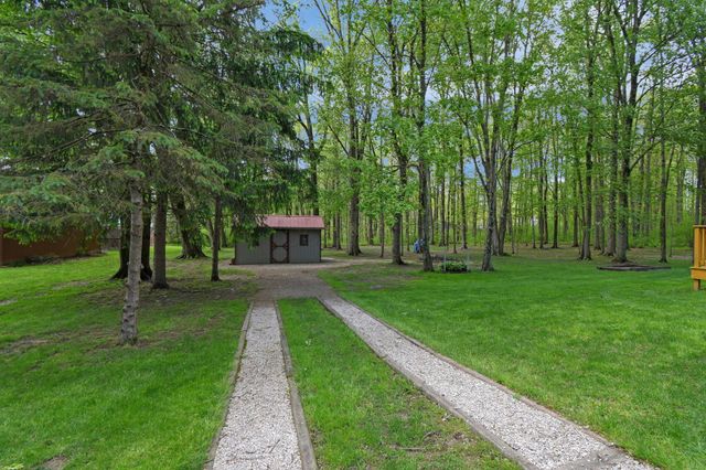 102 Whirlaway Loop SW, Pataskala, OH 43062