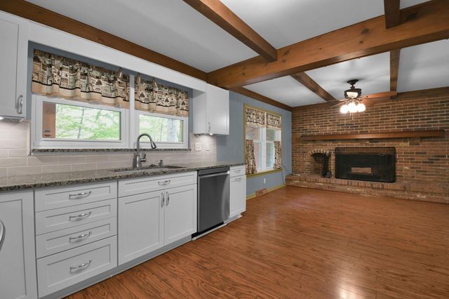 102 Whirlaway Loop SW, Pataskala, OH 43062