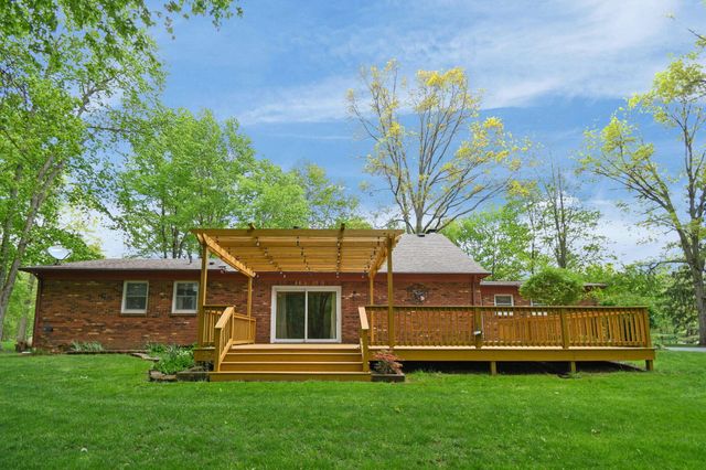 102 Whirlaway Loop SW, Pataskala, OH 43062
