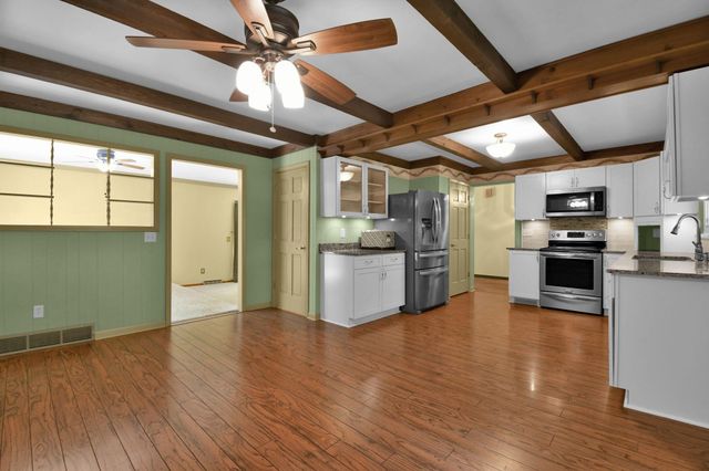 102 Whirlaway Loop SW, Pataskala, OH 43062
