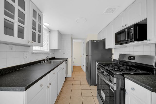 1807 Whitney Drive, Hanover Park, IL 60133
