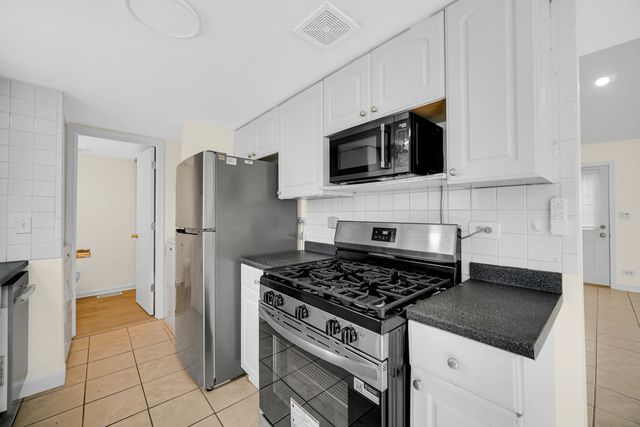1807 Whitney Drive, Hanover Park, IL 60133